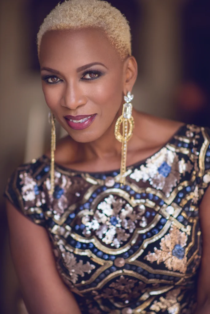 Sisaundra Lewis