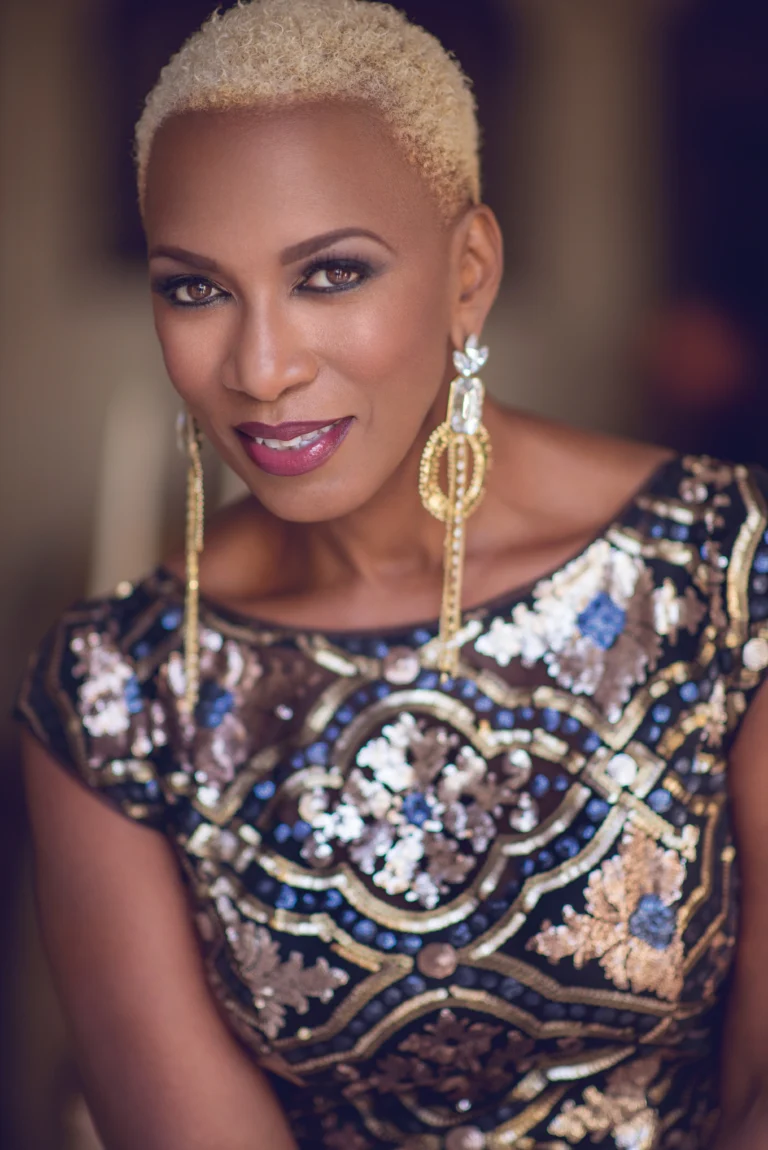 Sisaundra Lewis
